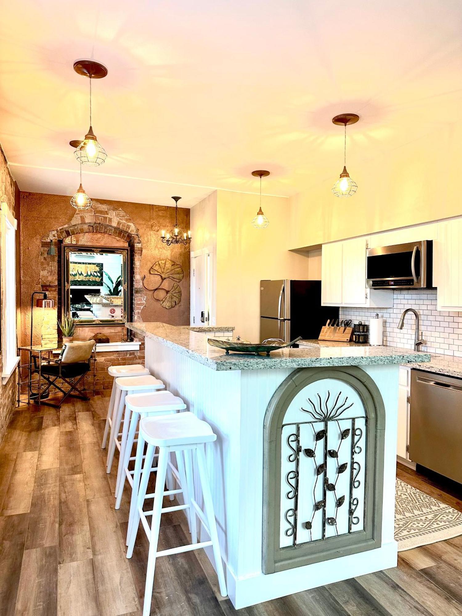 Bisbee Brownstone Suites Eksteriør billede