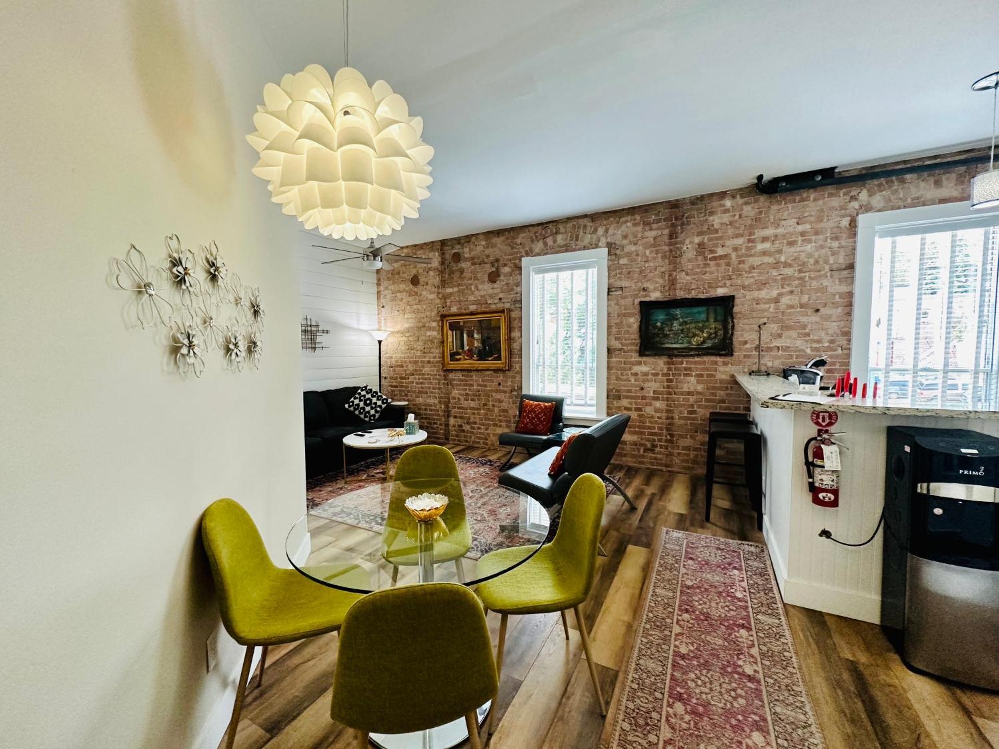 Bisbee Brownstone Suites Eksteriør billede