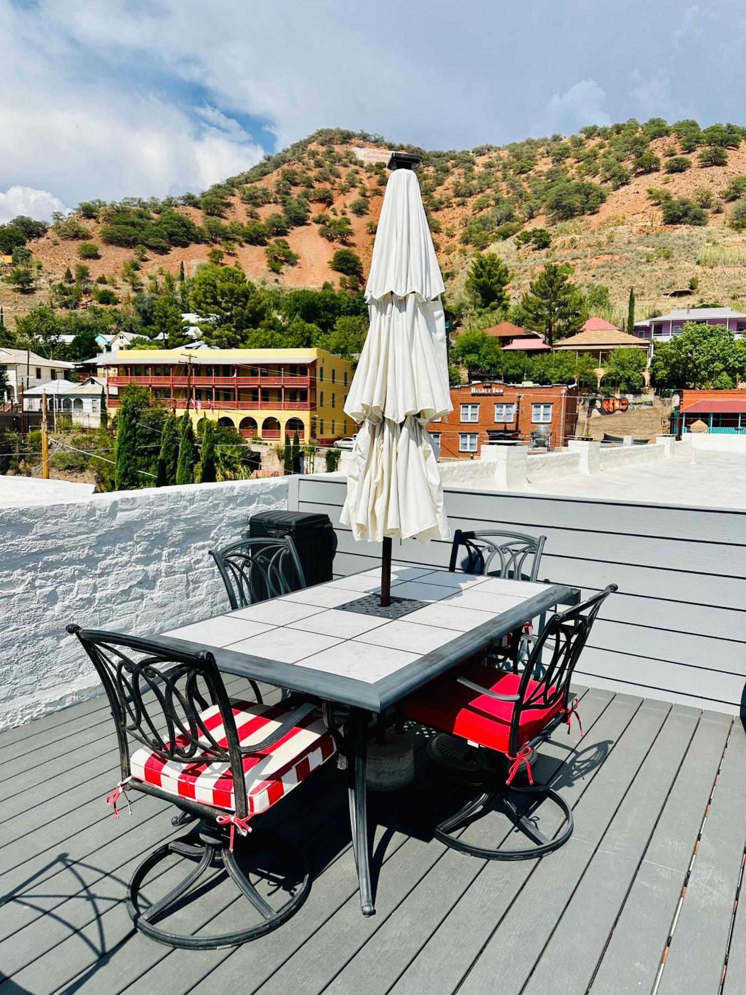 Bisbee Brownstone Suites Eksteriør billede