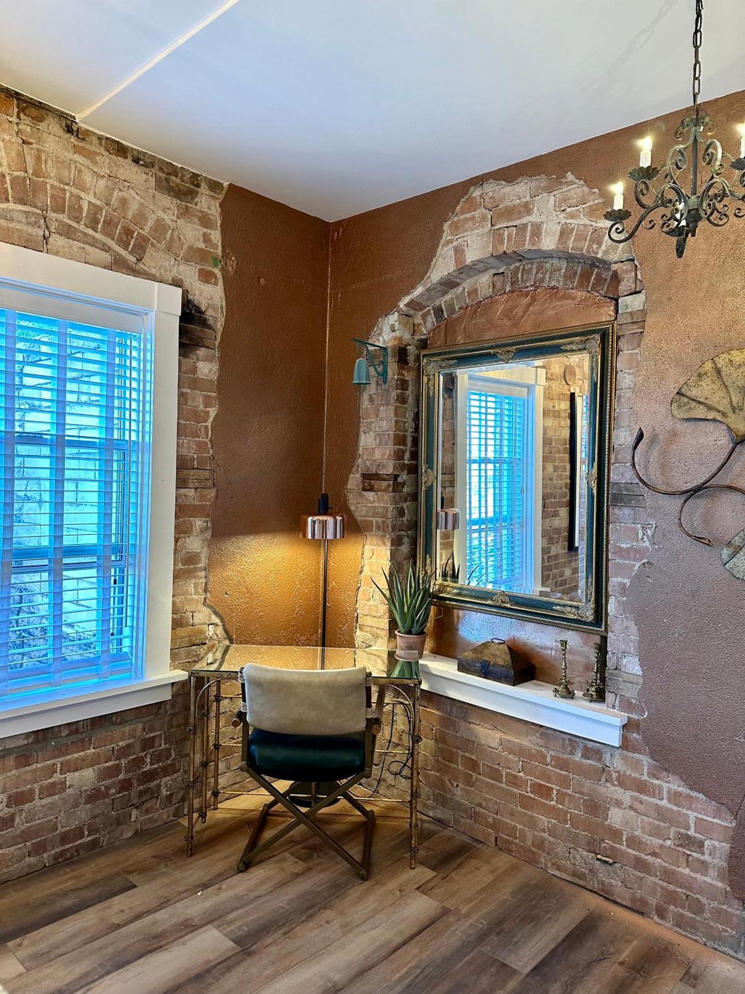 Bisbee Brownstone Suites Eksteriør billede