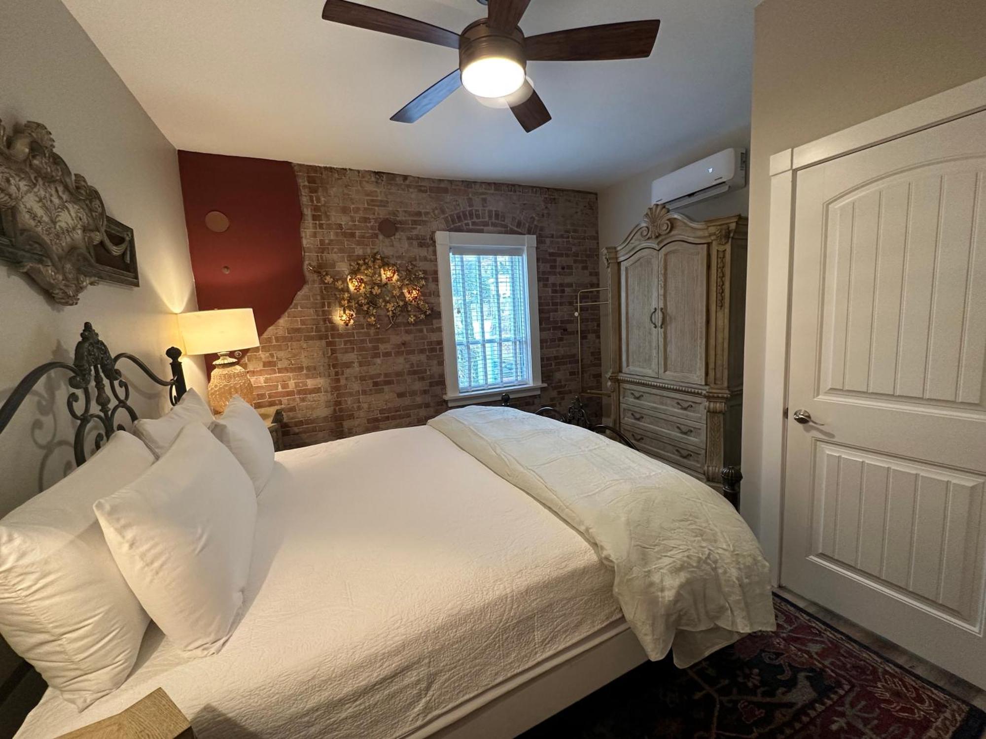 Bisbee Brownstone Suites Værelse billede