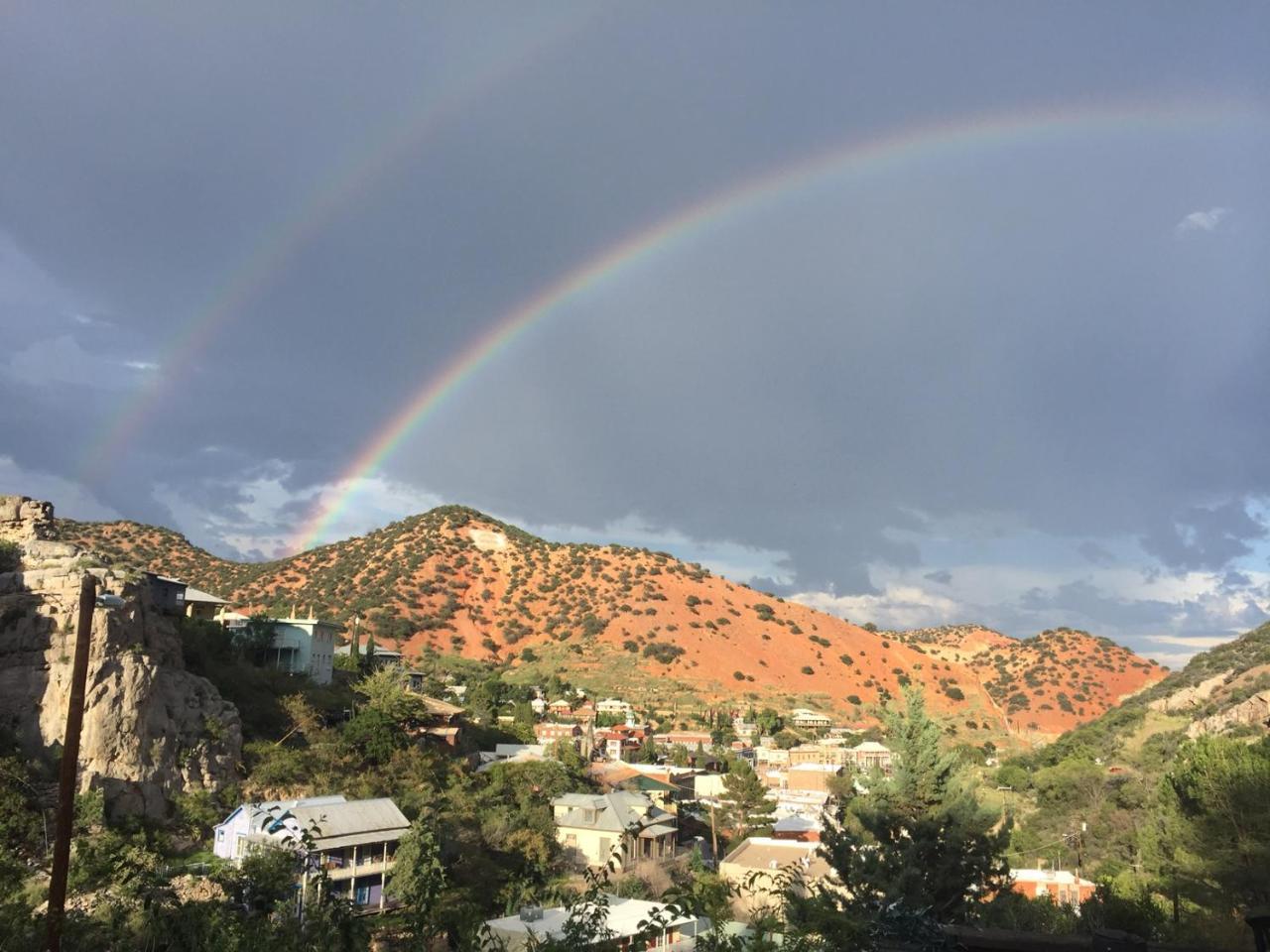 Bisbee Brownstone Suites Eksteriør billede