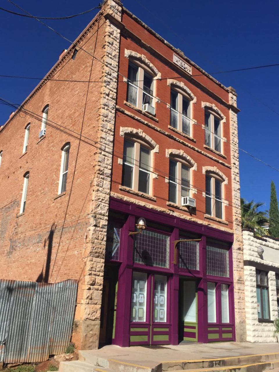 Bisbee Brownstone Suites Eksteriør billede