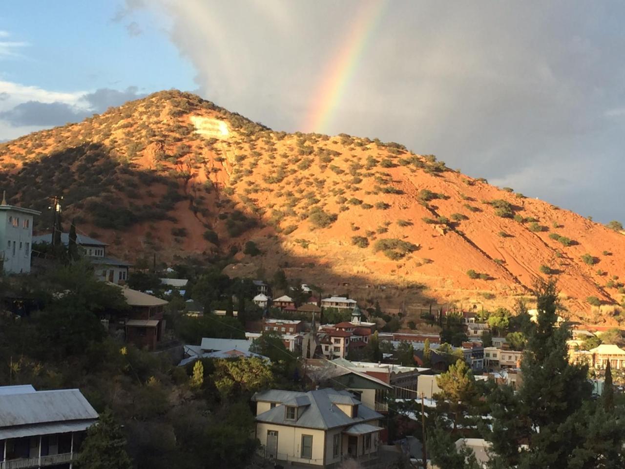 Bisbee Brownstone Suites Eksteriør billede
