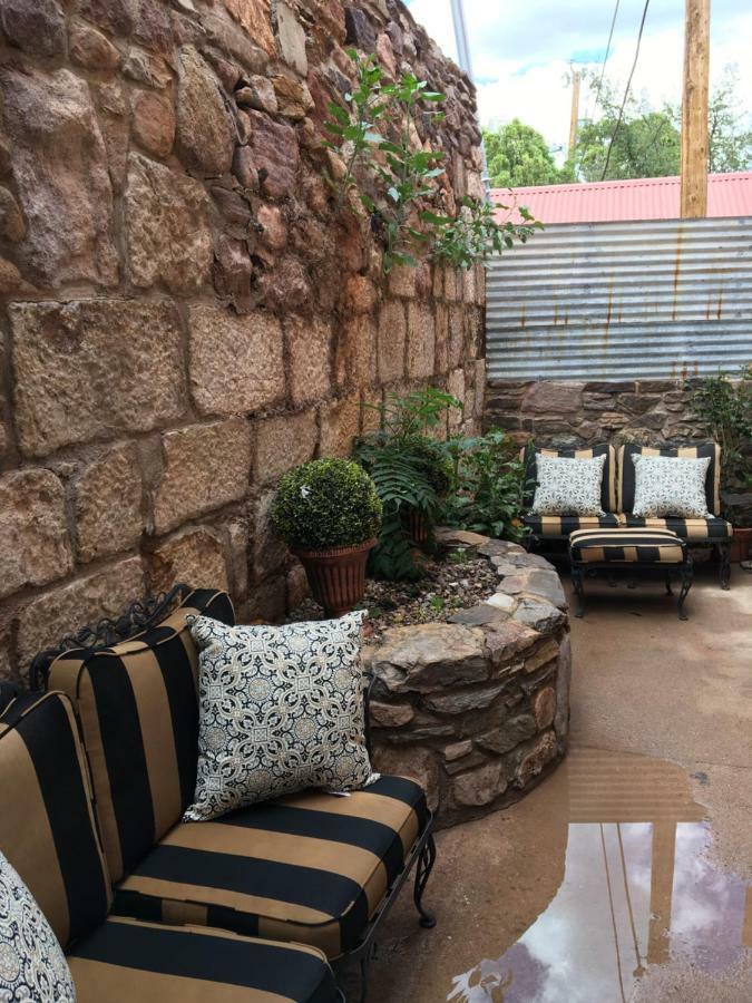 Bisbee Brownstone Suites Eksteriør billede