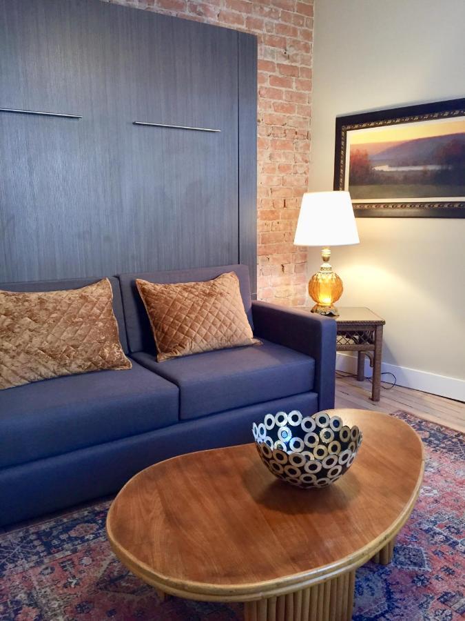 Bisbee Brownstone Suites Eksteriør billede