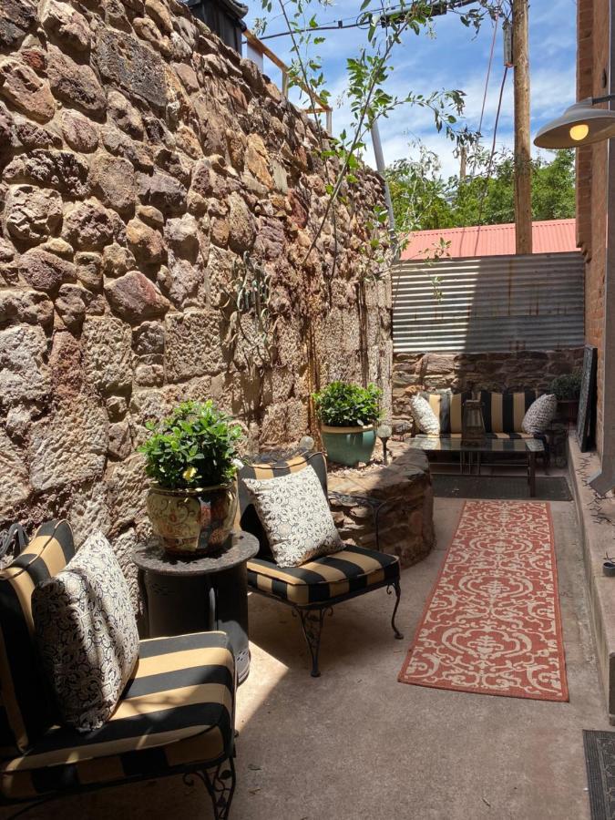 Bisbee Brownstone Suites Eksteriør billede